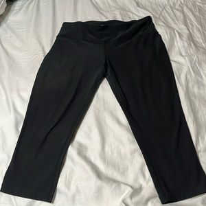 Nike women’s golf cropped pants size medium